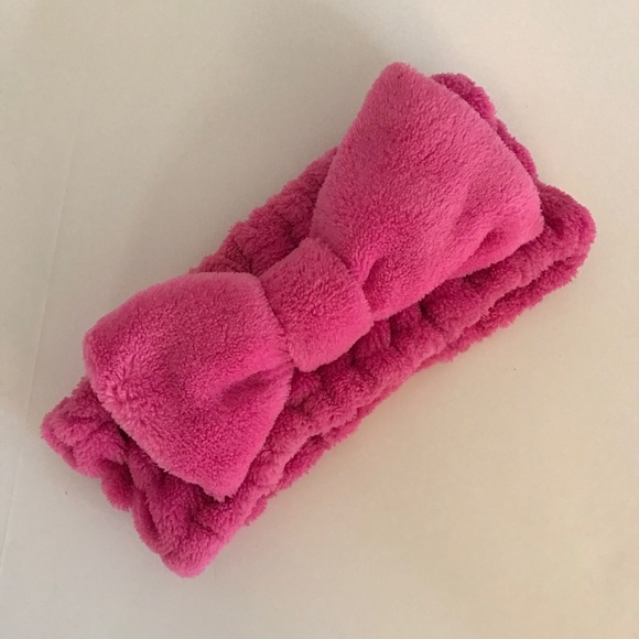 Home Spa Night- Bow Headband - Sheet Face Mask - Lip Scrub Mask Yes to Cucumbers - Picture 6 of 6